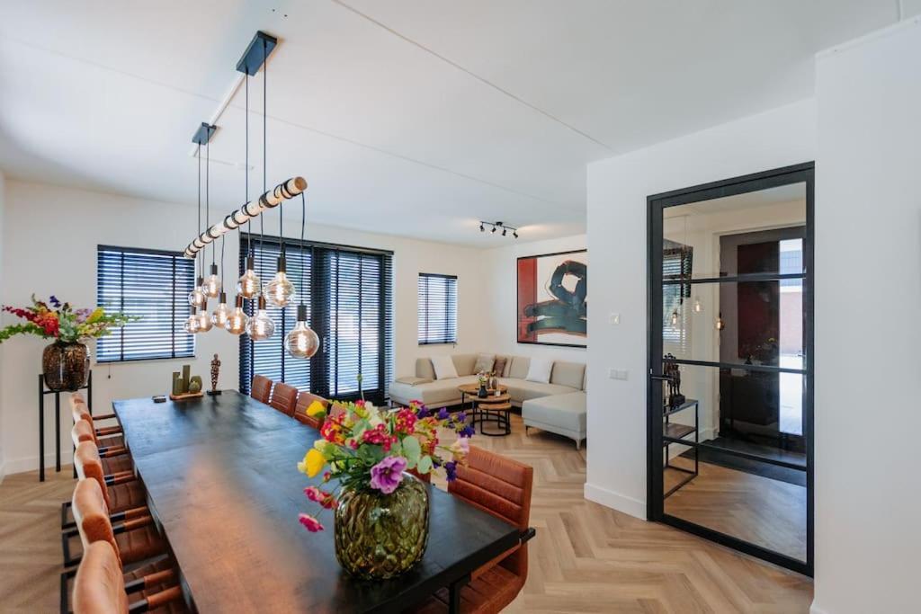 Villa Brand New Bright & Luxurious In Amsterdam! Ámsterdam