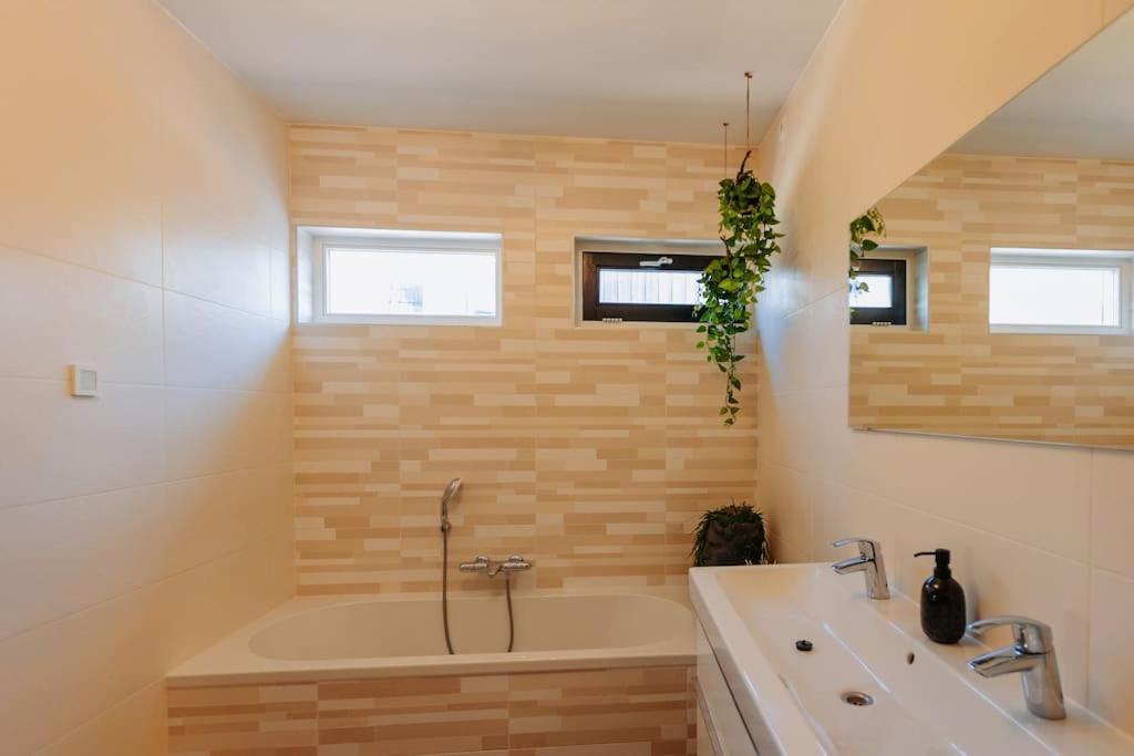 Brand New Bright & Luxurious In Amsterdam! * Ámsterdam